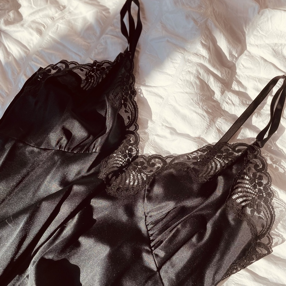 Black slip top w/ lace
